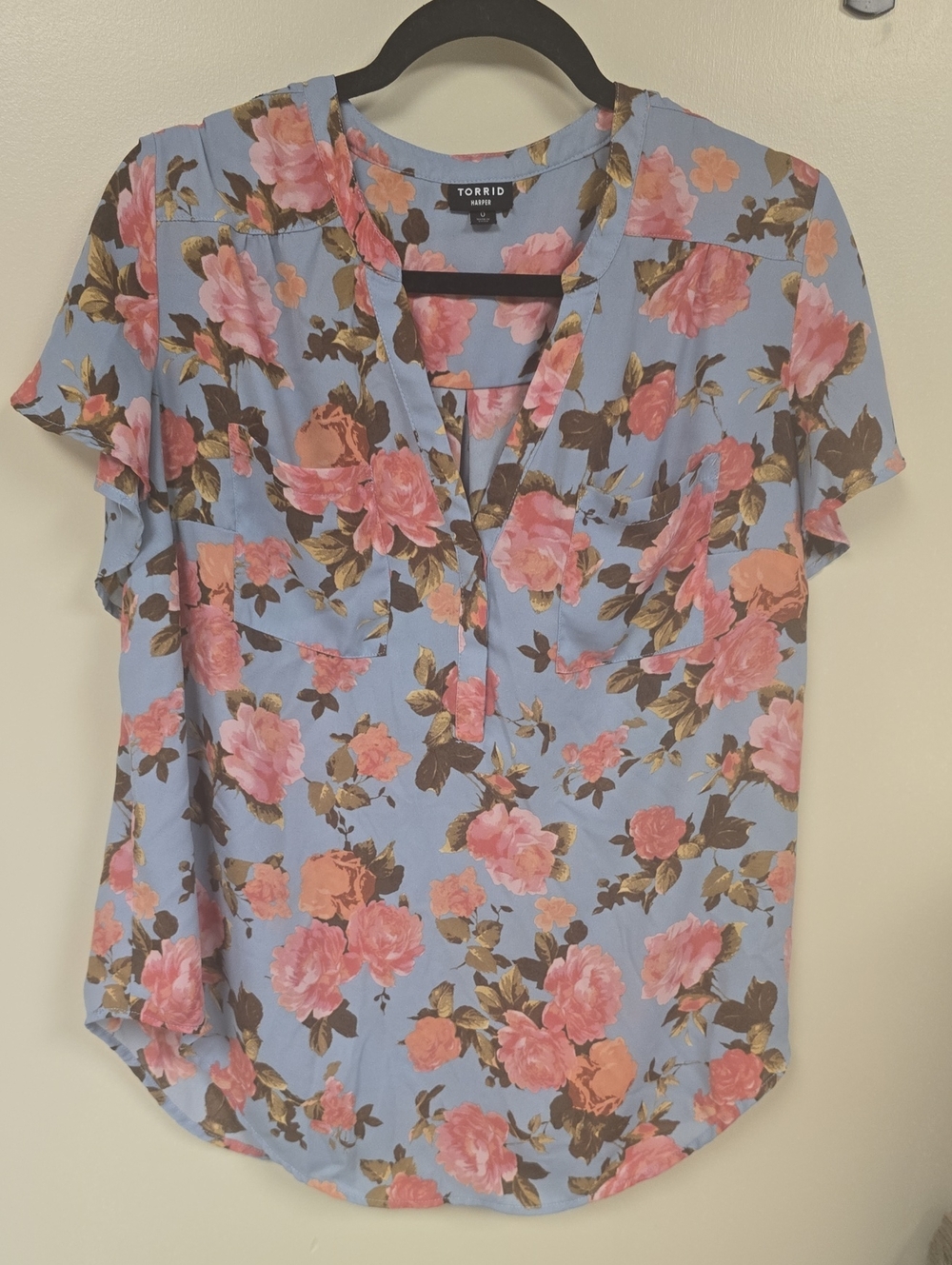 torrid Light Blue Floral Split-Neck Short Sleeve Blouse